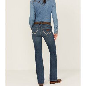 Wrangler Retro Mae Mid Rise Boot Cut Medium Wash Jeans Size 5 x 36